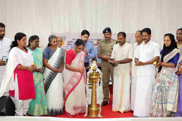 വാര്‍ഡ്തല, പഞ്ചായത്തുതല ജാഗ്രത സമിതി ശാക്തീകരണ ശില്പശാല സംസ്ഥാന വനിതാ കമ്മീഷന്‍ അധ്യക്ഷ എം.സി ജോസഫൈന്‍ ഉദ്ഘാടനം ചെയ്യുന്നു