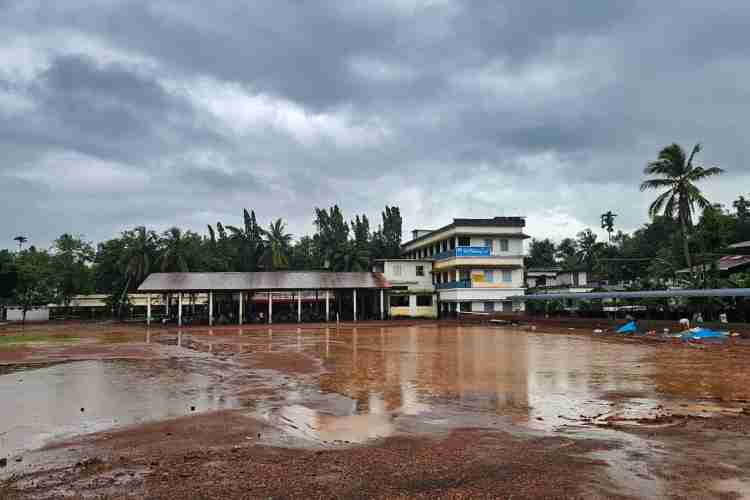 കരിവെള്ളൂർ ഏ വി സ്മാരക ഗവ.ഹയർ സെക്കന്ററി സ്‌കൂൾ ഗ്രൗണ്ട്