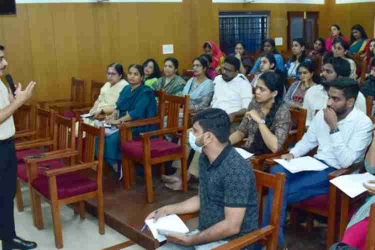 മൈക്രോ ഒബ്സര്‍വര്‍മാര്‍ക്ക്  പരിശീലനം നല്‍കി