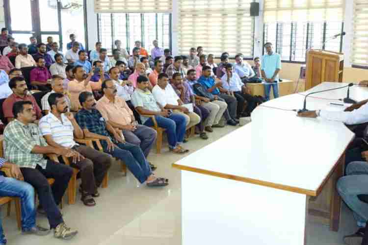 വോട്ടെണ്ണല്‍ നിരീക്ഷിക്കുന്ന മൈക്രോ ഒബ്‌സര്‍വര്‍മാര്‍ക്കുള്ള പരിശീലനം കളക്ടറേറ്റ് കോണ്‍ഫറന്‍സ് ഹാളില്‍ നടന്നപ്പോള്‍.