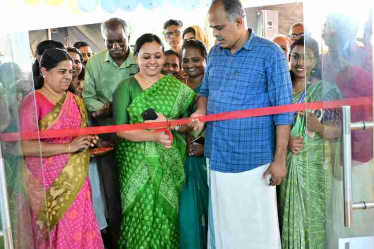ചികിത്സാസൗകര്യം വികേന്ദ്രീകരിച്ച് ആരോഗ്യമേഖലയെ ജനകീയമാക്കി: മന്ത്രി വീണാ ജോർജ് 