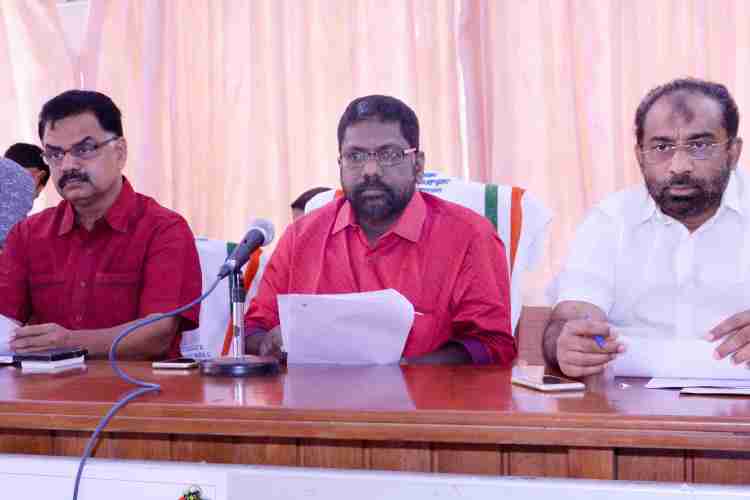 പിന്നോക്ക സമുദായ ക്ഷേമം സംബന്ധിച്ച നിയമസഭാസമിതിയുടെ കളക്‌ട്രേറ്റില്‍ നടന്ന സിറ്റിങ്.