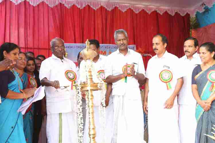 ശാന്തിഗ്രാം ഗാന്ധിജി ഇംഗ്ലീഷ് മീഡിയം സ്‌കൂളില്‍ വിവിധ പദ്ധതികളുടെയും വാര്‍ഷികാഘോഷവും മന്ത്രി എം.എം.മണി ഉദ്ഘാടനം ചെയ്യുന്നു