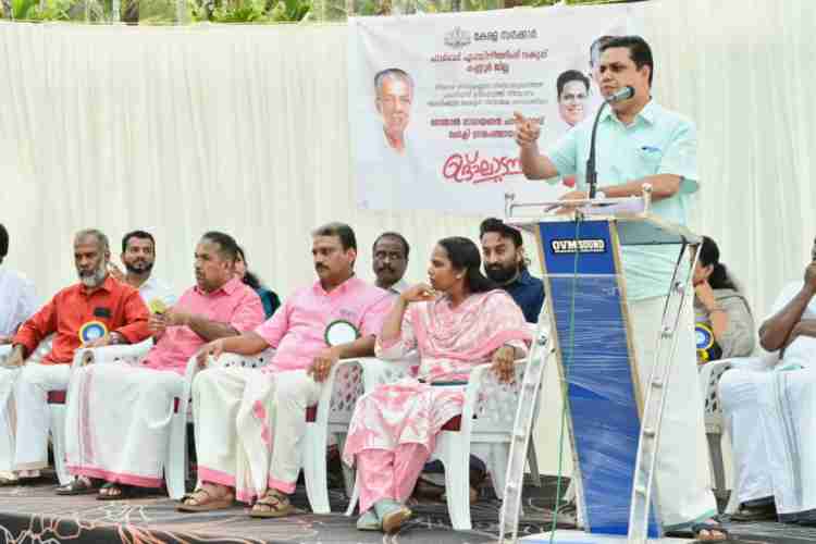 തലശ്ശേരി മണ്ഡലത്തില്‍ അഞ്ച് തീരദേശ റോഡുകള്‍ ഗതാഗതത്തിനായി തുറന്നു  