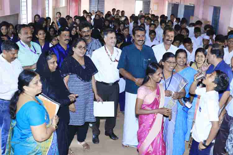 ദേശീയ വിര വിമുക്ത ദിനത്തിന്റെ ജില്ലാതല ഉദ്ഘാടനം പള്ളിക്കര പഞ്ചായത്ത്  വികസനകാര്യ സ്റ്റാന്റിംഗ് കമ്മിറ്റി ചെയര്‍പേഴ്‌സണ്‍ പി ലക്ഷ്മി. നിര്‍വ്വഹിച്ചപ്പോള്‍.